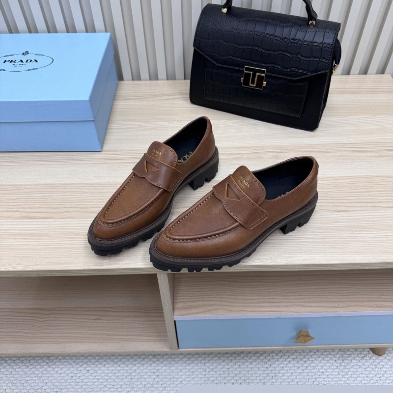 Pra*a leather shoes